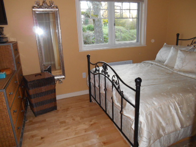 master bedroom Carriage House rental Mt. Tolmie Victoria