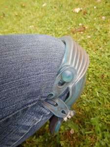 flexible accordion rubber shell with gel liner knee pads, industrial knee pads, knee protectors, garden knee pads review, garden Victoria, Vancouver Island, BC Pacific Northwest